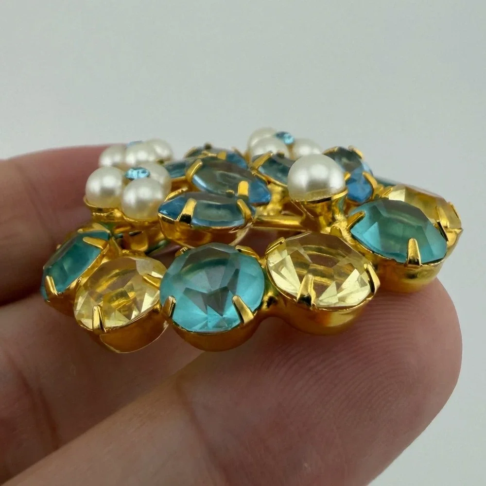 Vintage Wreath Brooch Women Gold Tone Blue Yellow Crystal Faux Pearl Pin 1.75